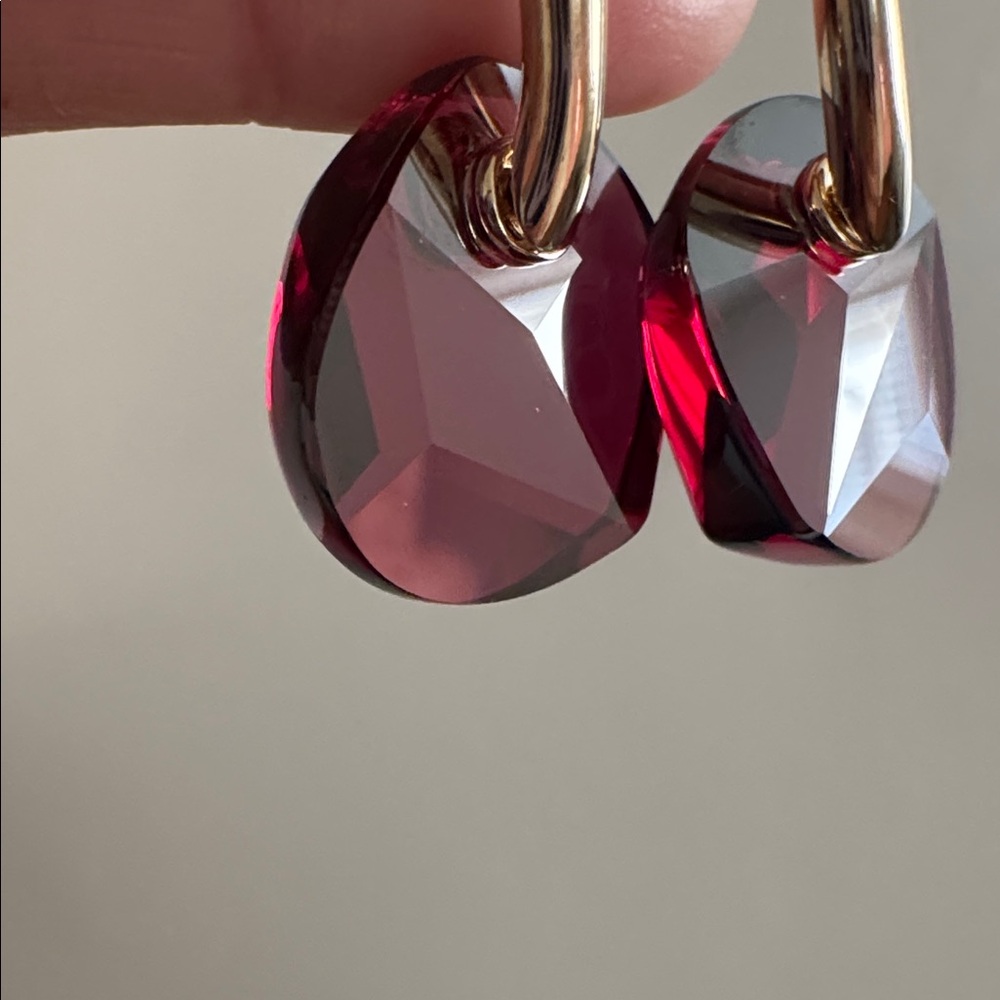 NWT! Swarovski Gold and Red Crystal Earrings - Picture 10 of 12
